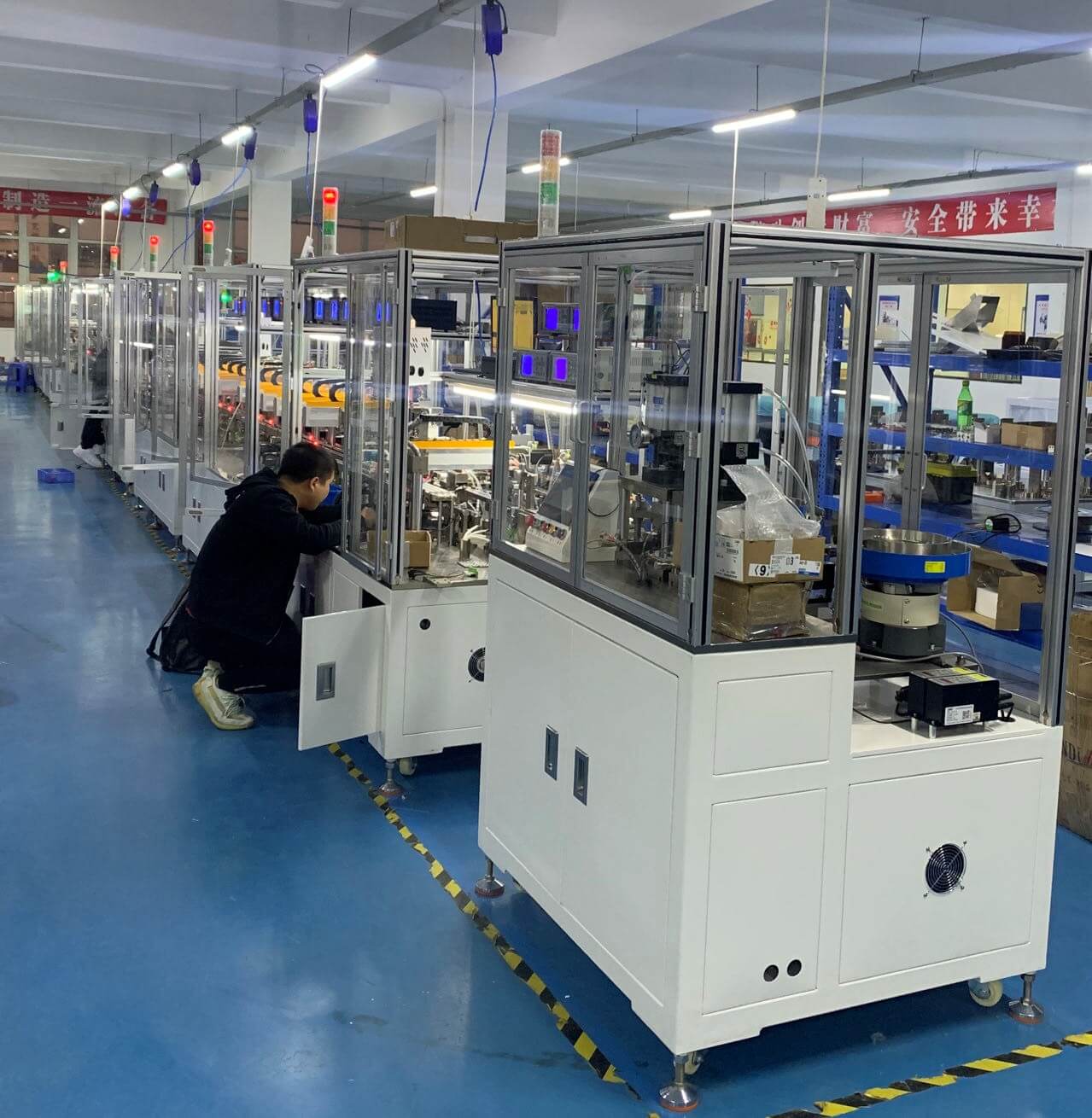 Youge automation equipment in the workshop